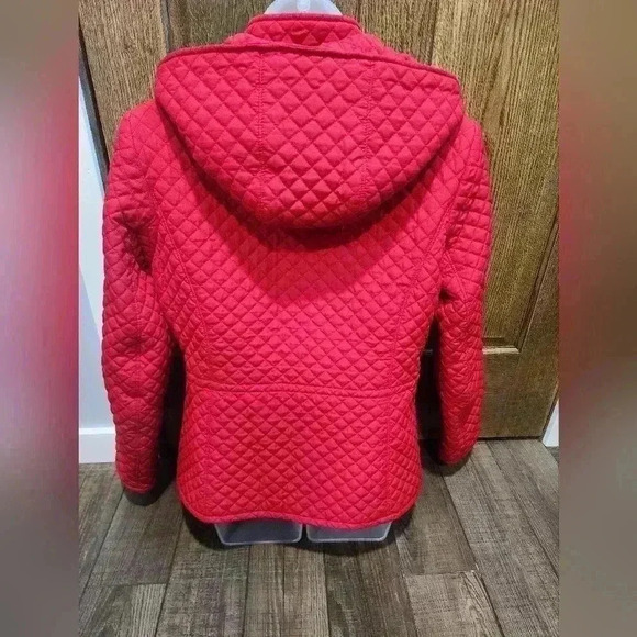 St Johns Bay Women's Red Diamond Quilted Coat Jacket Size Medium With Hood - Picture 3 of 5